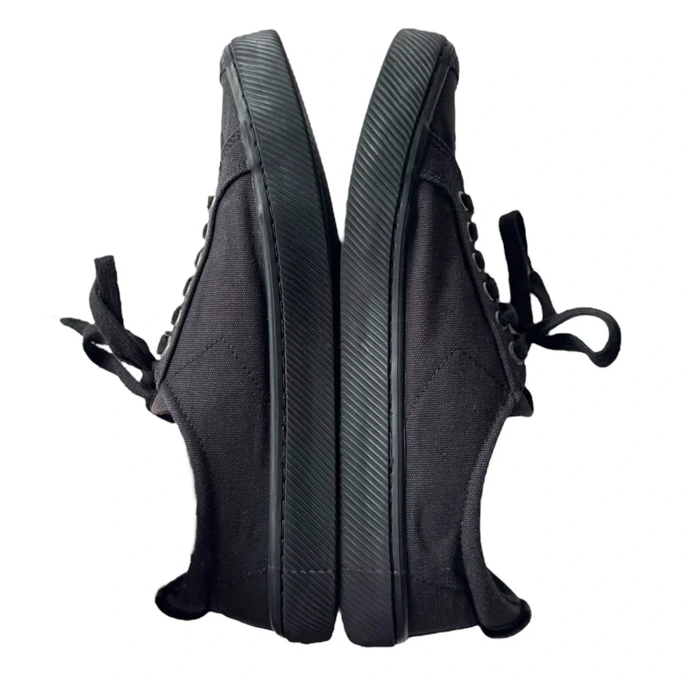 Cariuma OCA Low All Black Canvas Sneaker | 11_4